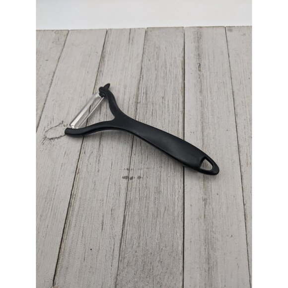 Stainless Steel Floating Blade Vegetable Potato Peeler Black Handle 6" - Picture 1 of 6